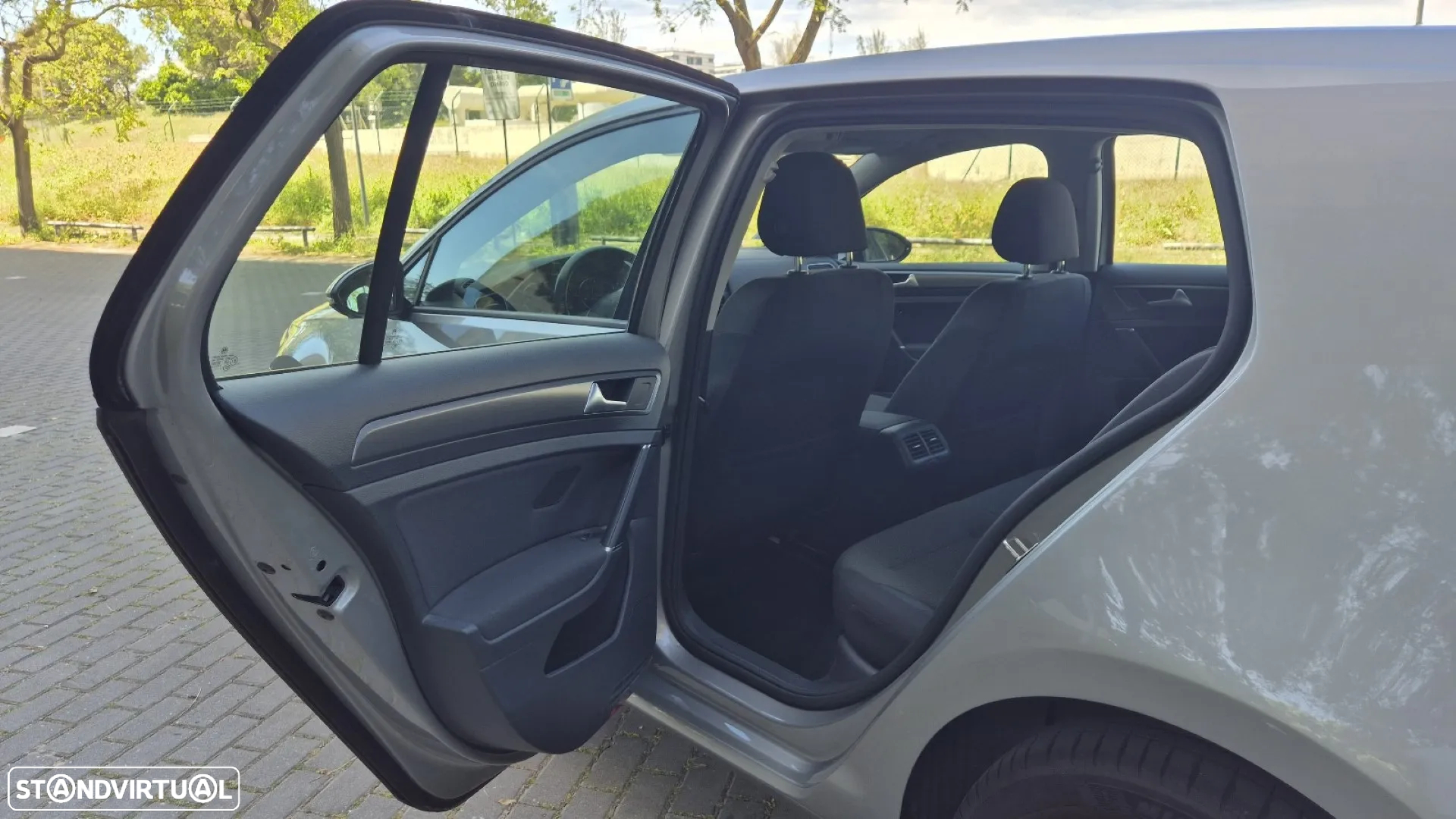 VW Golf 1.0 TSI Confortline - 9