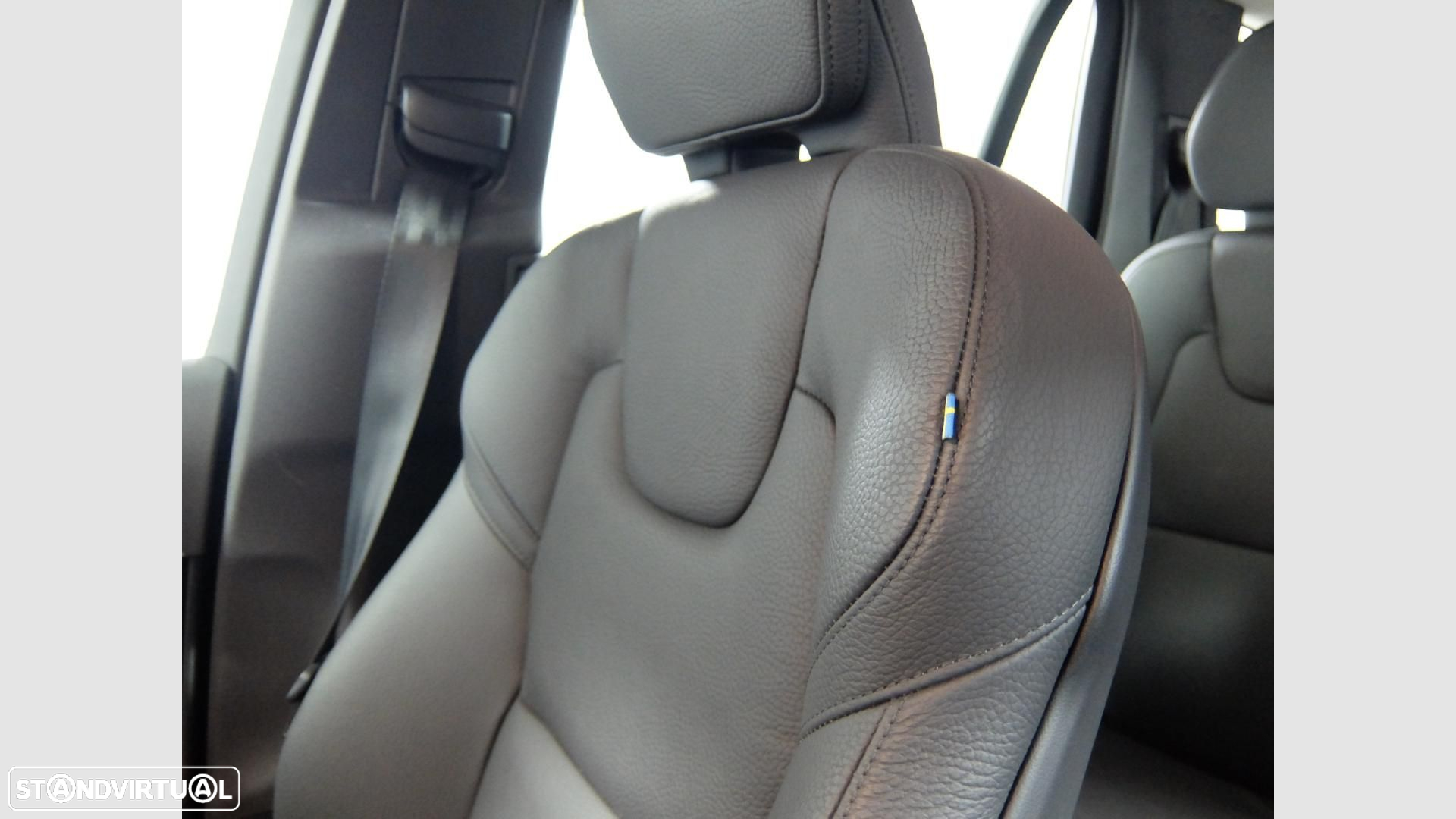 Volvo XC 90 2.0 T8 PHEV Core AWD - 21