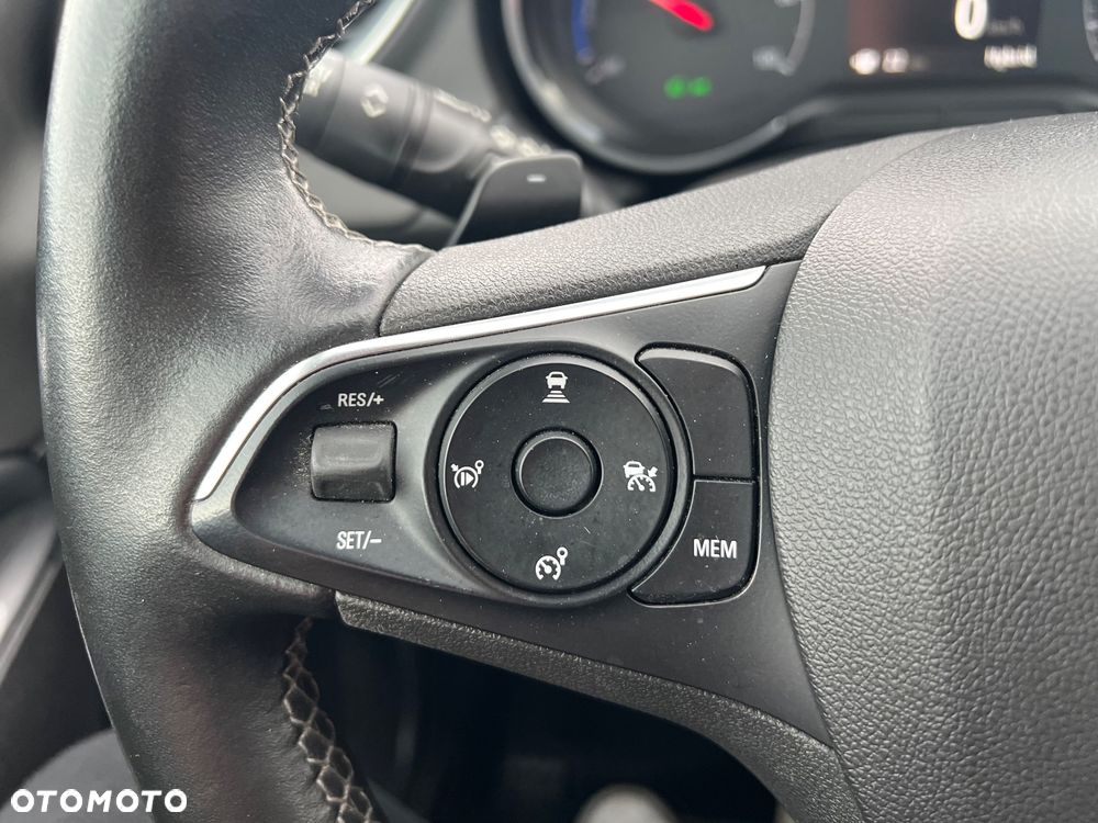 Opel Grandland X Plug-in-Hybrid4 1.6 DI Start/Stop Business Edition - 26