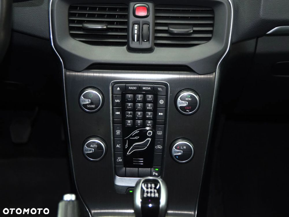 Volvo V40 - 23
