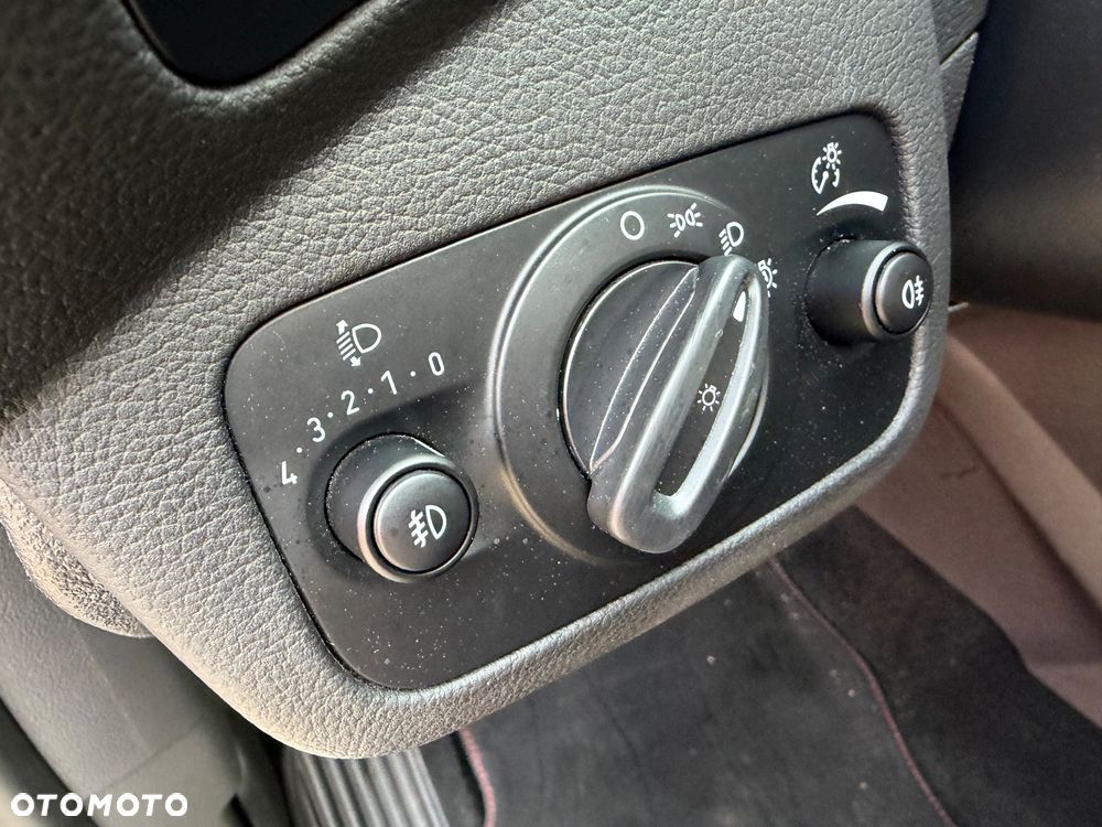 Ford Kuga 1.5 EcoBoost 2x4 ST-Line - 27