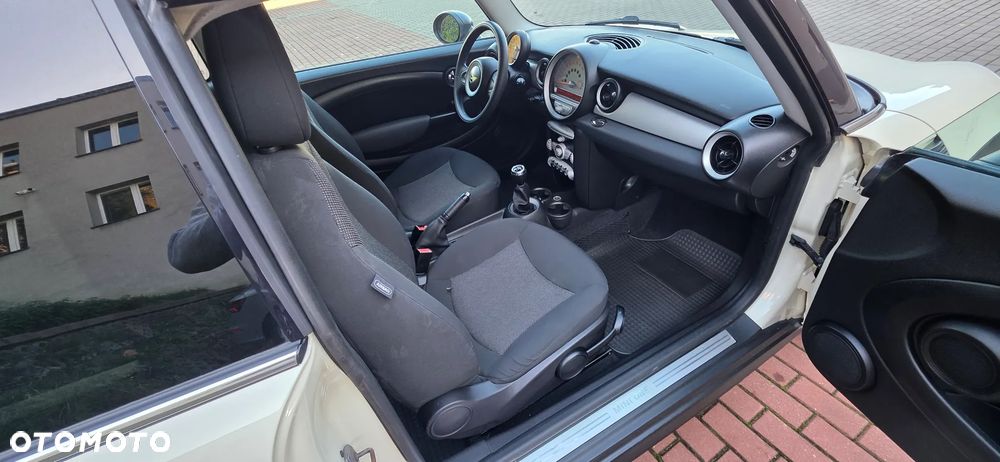 MINI ONE Standard - 34