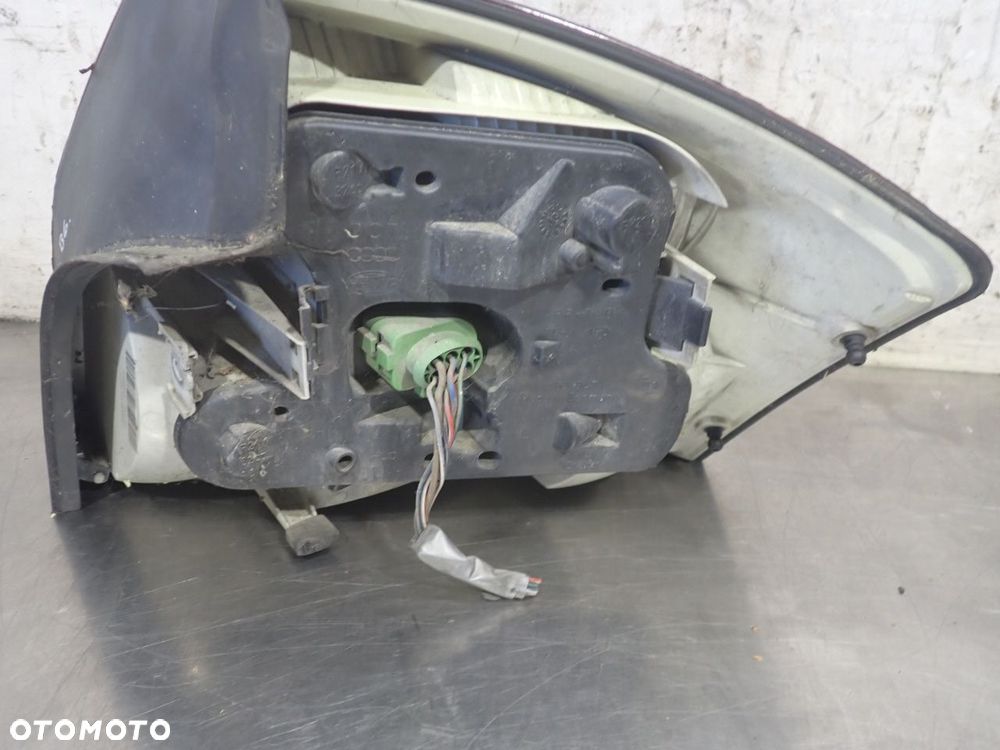LAMPA LEWA TYLNA AUDI A4 B6 2.5 TDI QUATTRO - 4