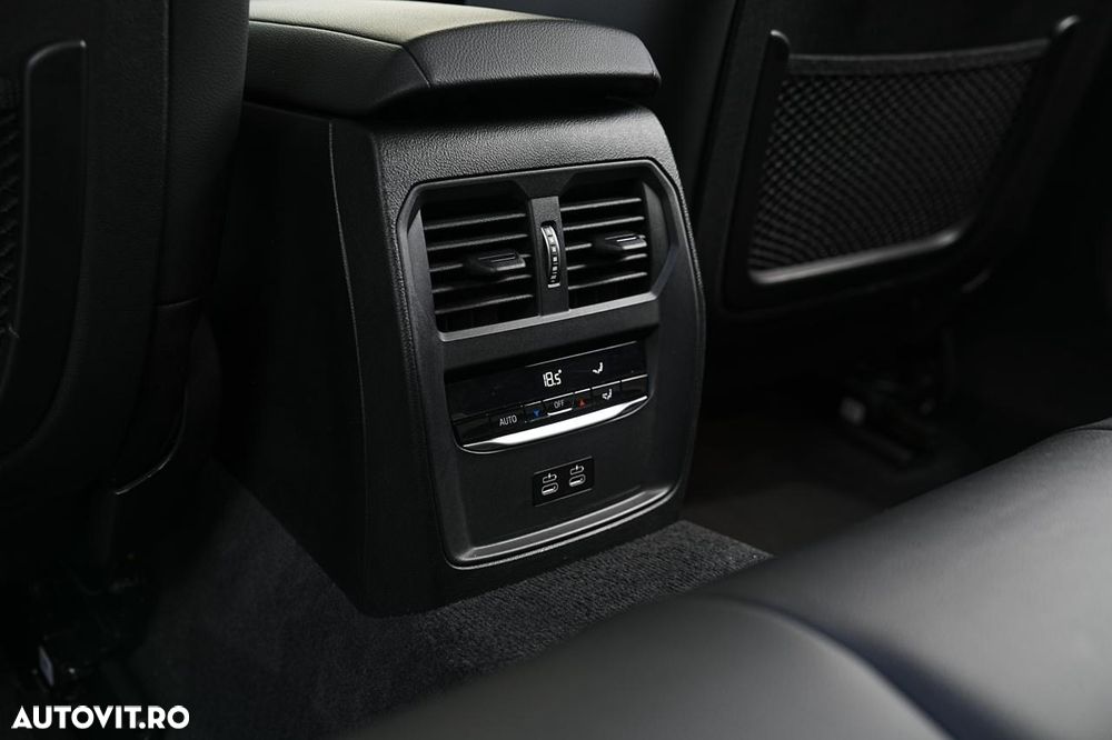 BMW Seria 3 330e Aut. Sport Line - 27