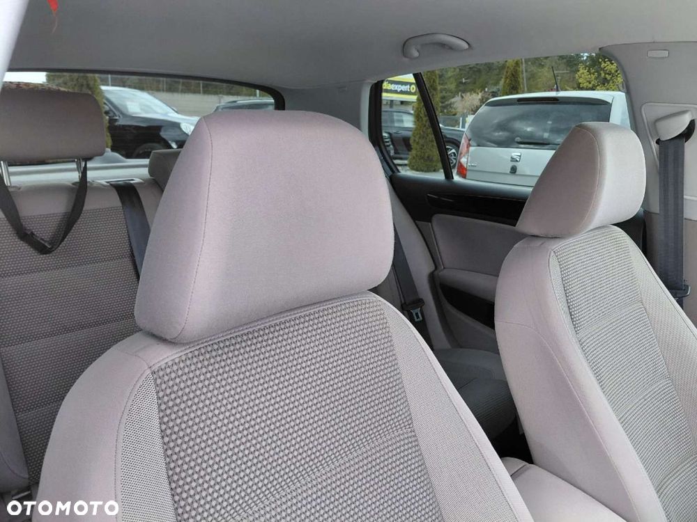 Volkswagen Golf - 16