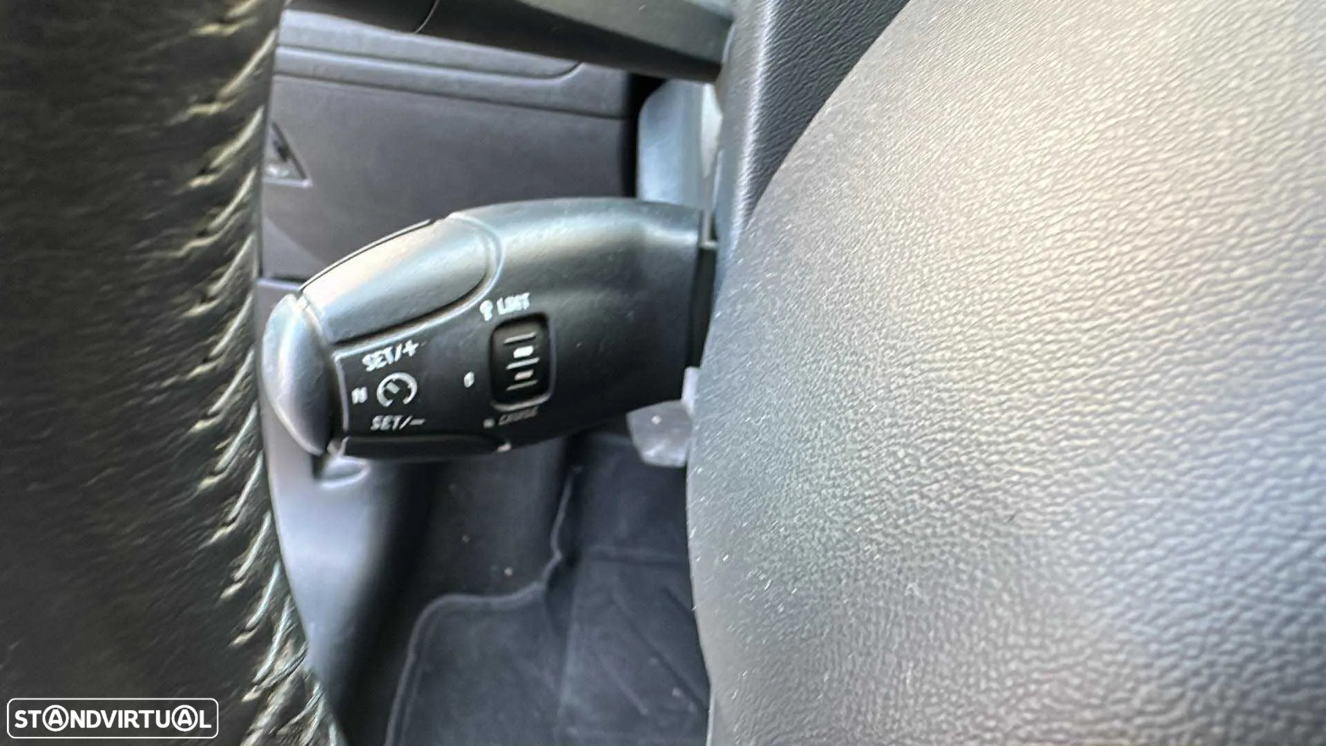 Peugeot 208 1.2 PureTech Style - 18