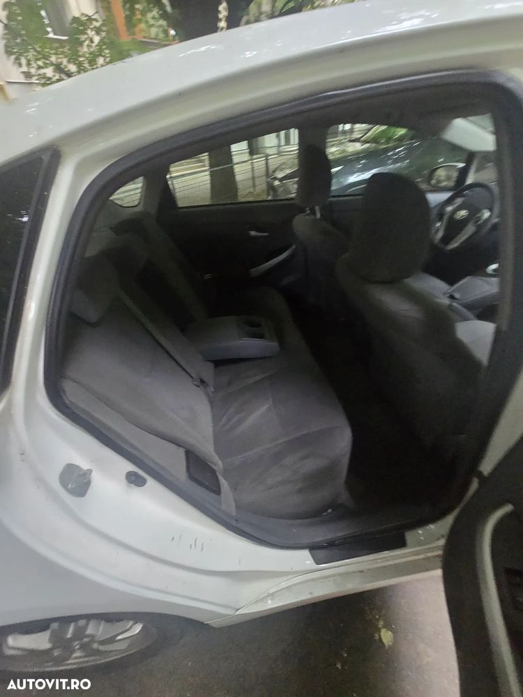 Toyota Prius HSD Luna - 16