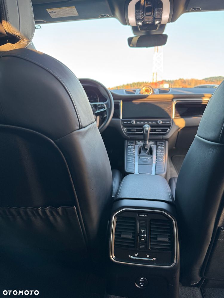 Porsche Macan Standard - 12