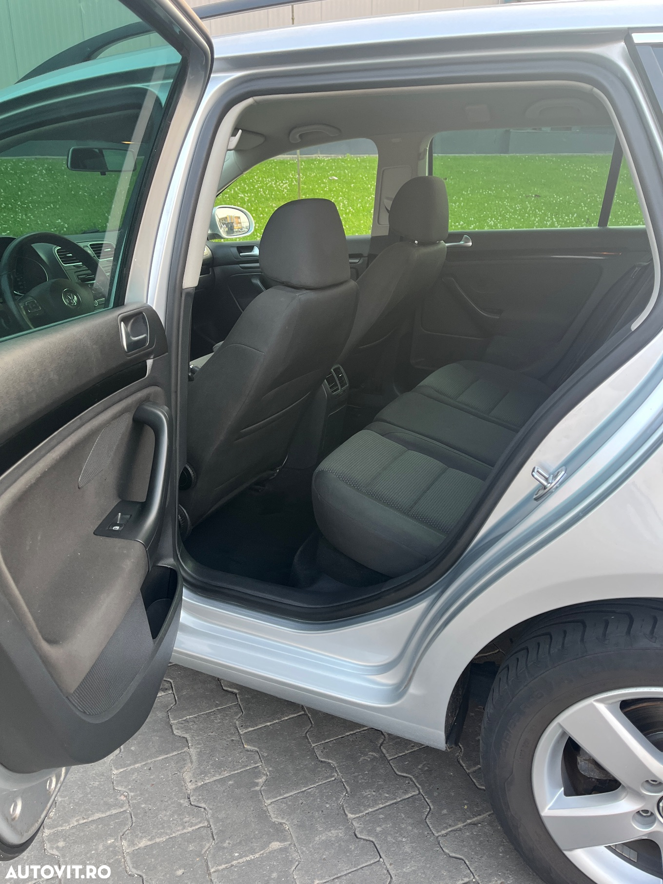Volkswagen Golf - 10