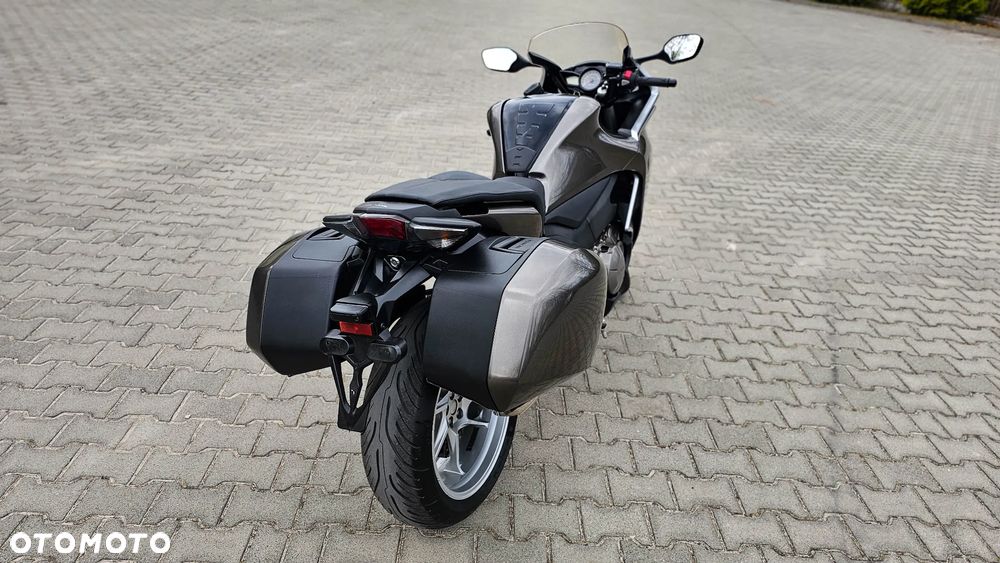 Honda VFR - 6