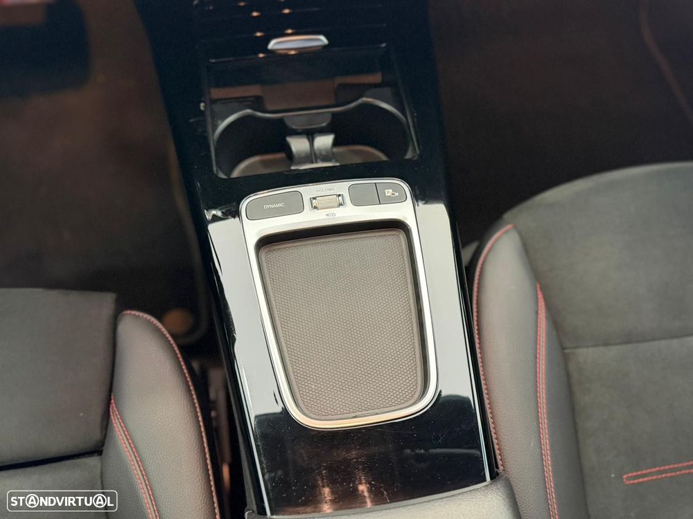 Mercedes-Benz A 250 e AMG Line - 11