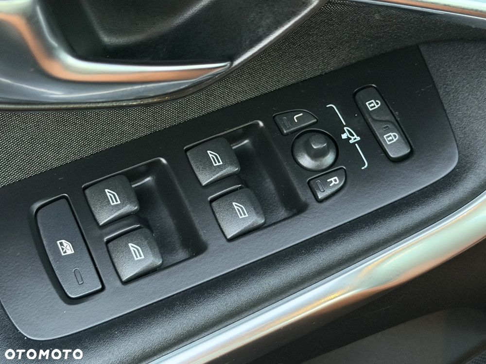 Volvo V40 T4 Powershift Momentum - 17