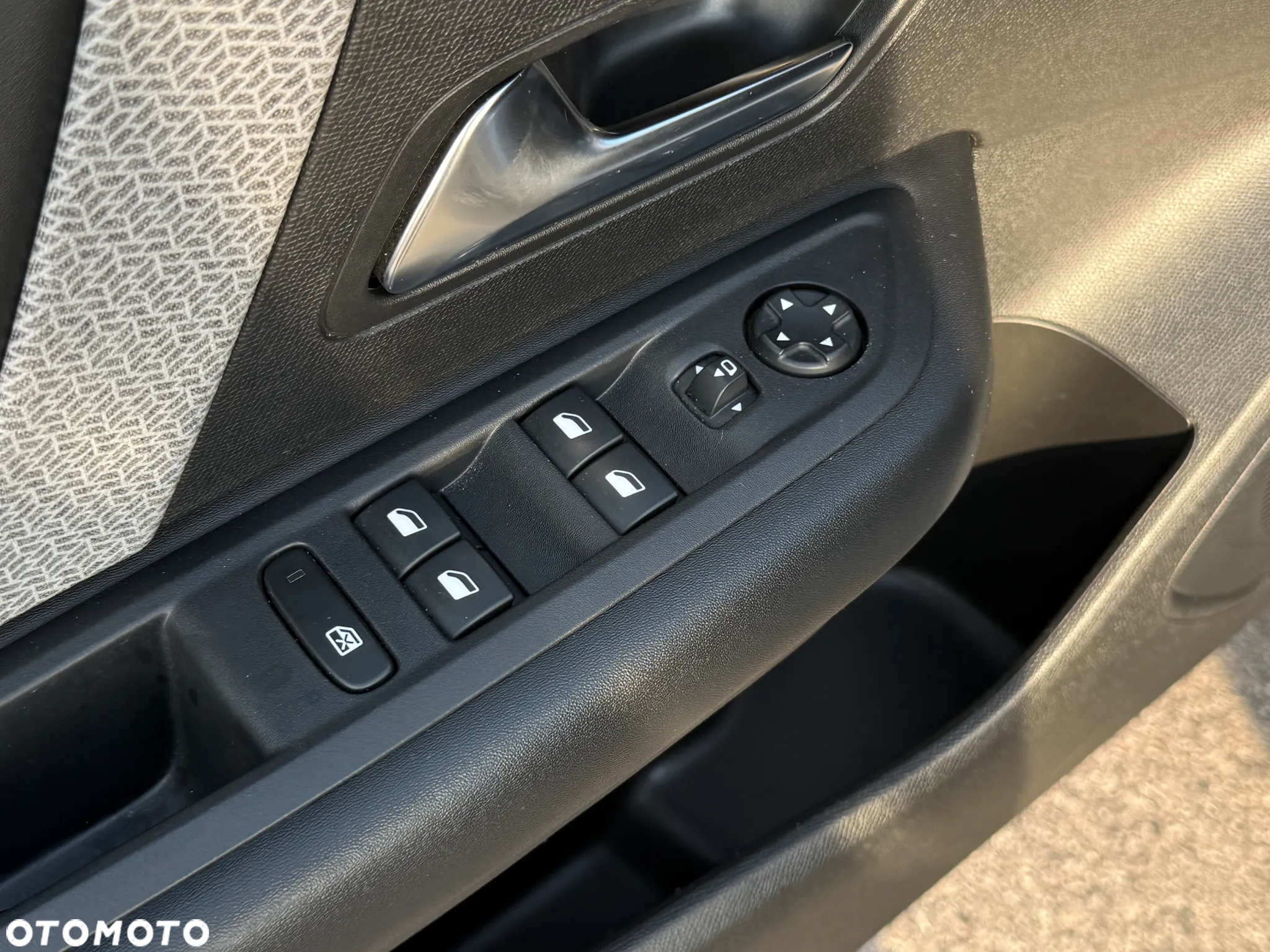 Citroën C4 1.5 BlueHDi Shine S&S - 30