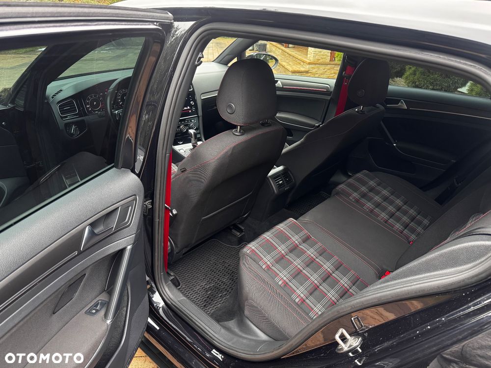 Volkswagen Golf GTI (BlueMotion Technology) DSG - 14