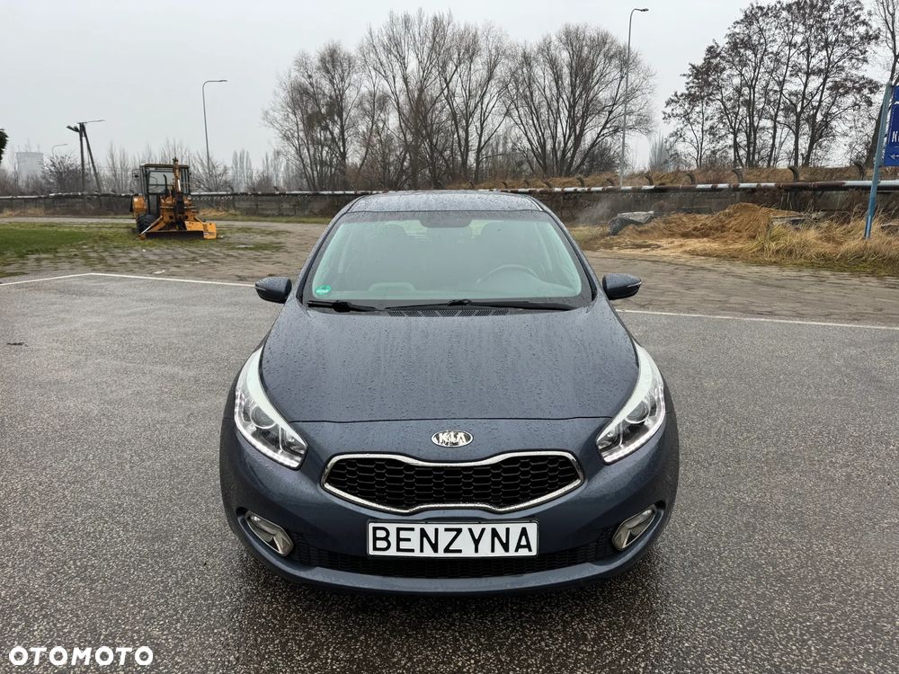 Kia Ceed 1.6 GDI Dream-Team Edition - 9