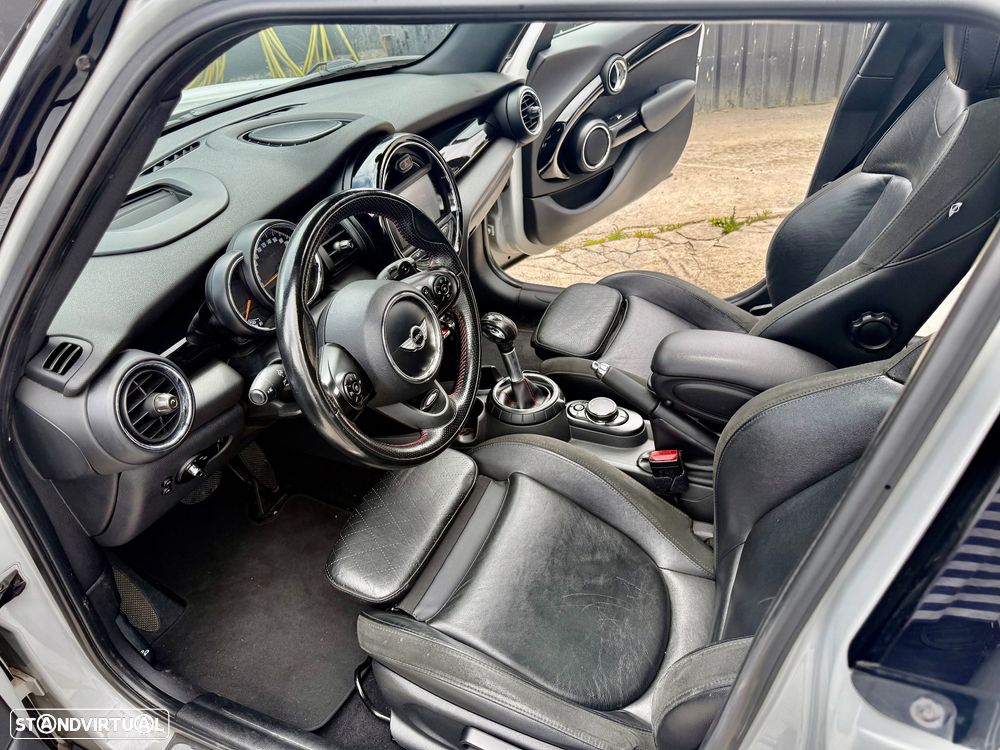 MINI 5 Portas Cooper SD Auto Desportiva - 23