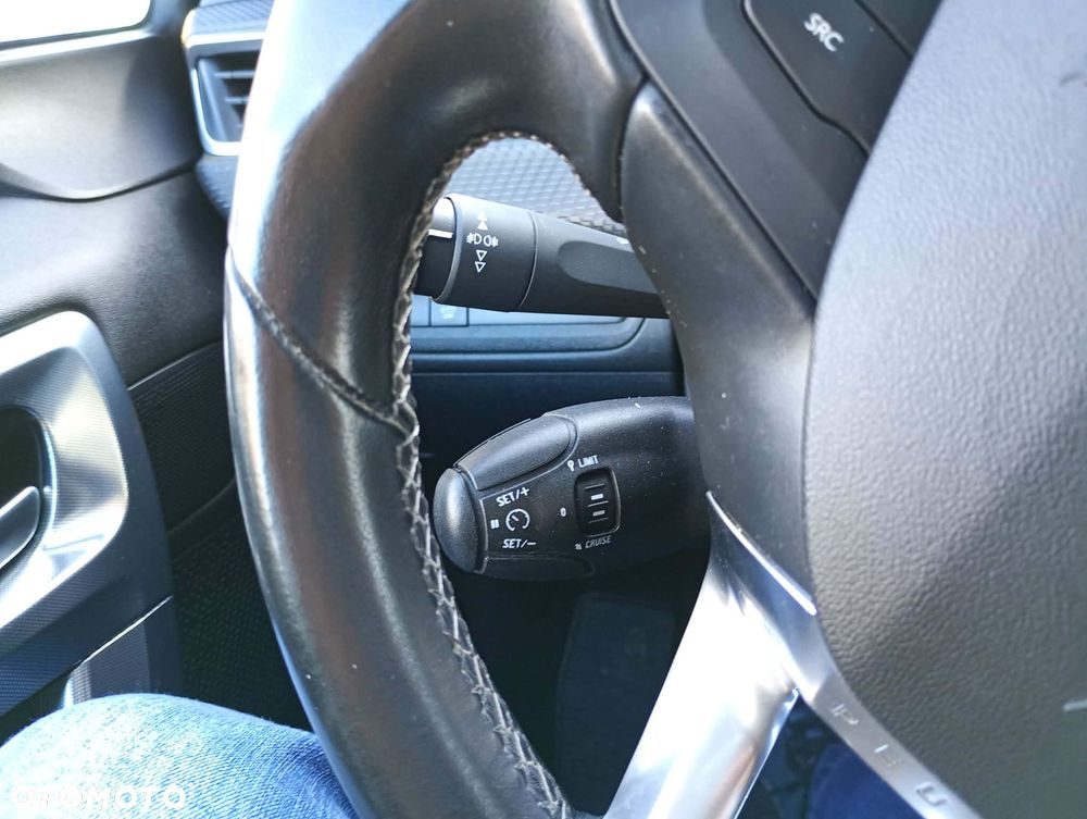 Peugeot 2008 1.5 BlueHDi Allure - 11