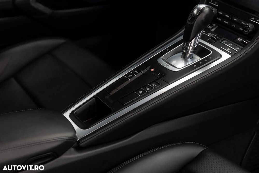 Porsche Cayman PDK - 28