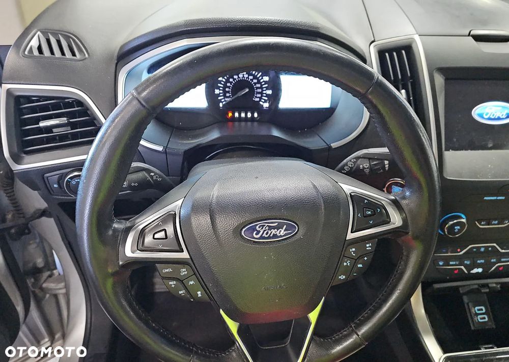 Ford Edge - 8