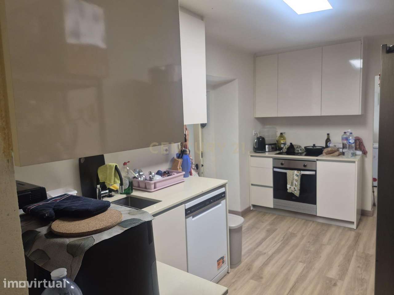 ​MORADIA T4 (ORIGINALMENTE T2) INSERIDA EM QUINTA DE 4 720 M² COM PAIN - Grande imagem: 3/15