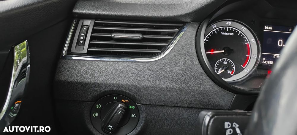 Skoda Octavia 1.5 TSI DSG Style - 5
