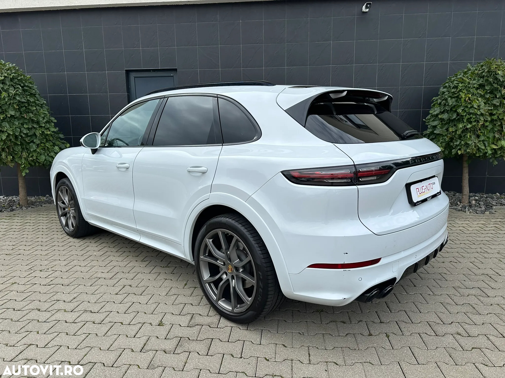 Porsche Cayenne S - 6