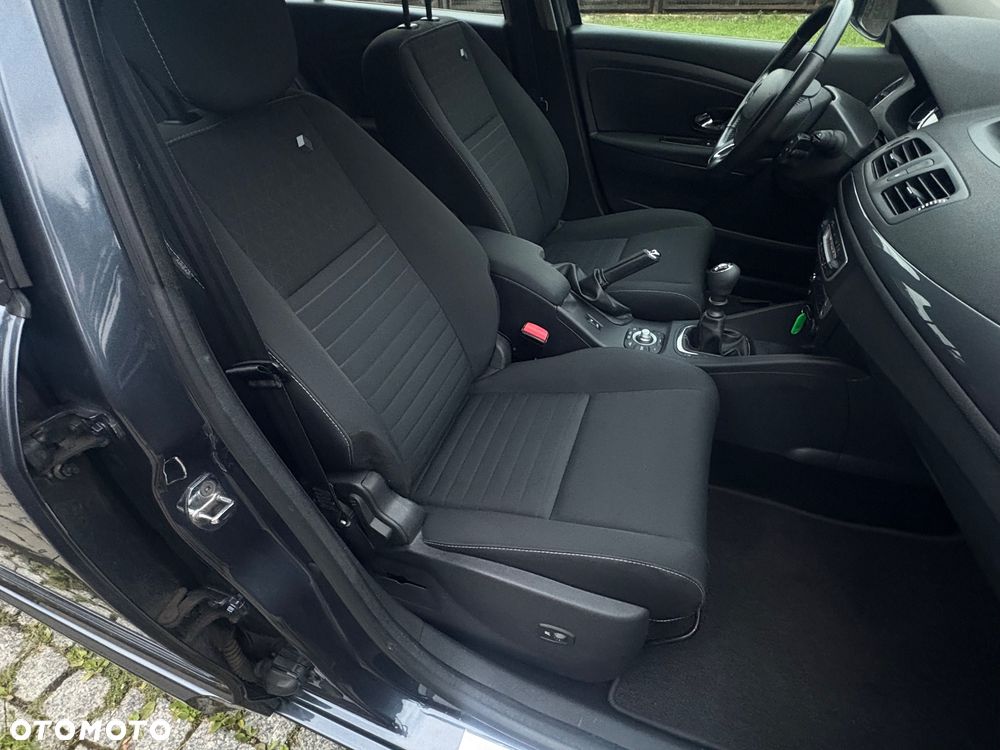 Renault Megane 1.6 16V 110 Paris Business - 19