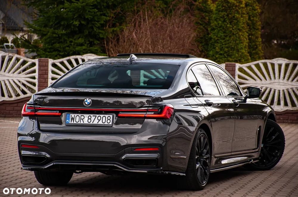 BMW Seria 7 745e - 5