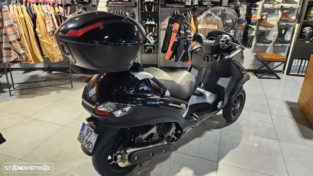 Piaggio MP3 - 10