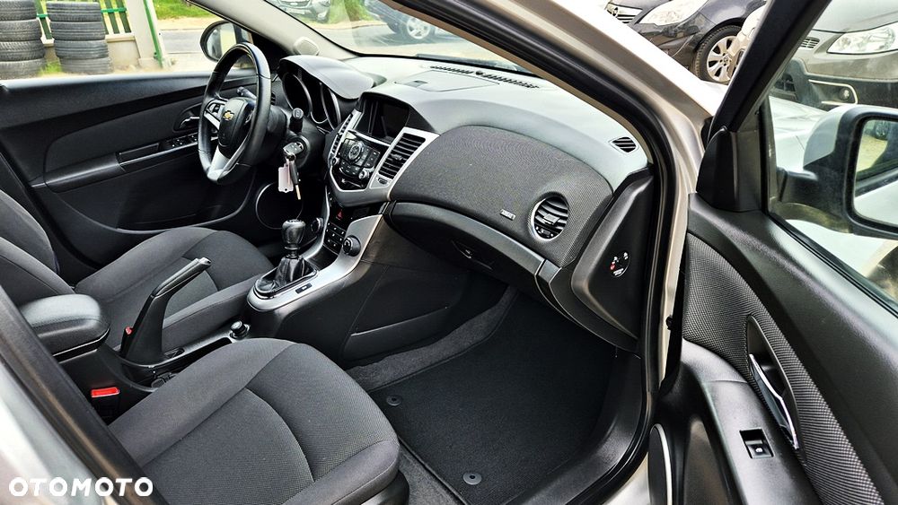 Chevrolet Cruze 1.6 - 34
