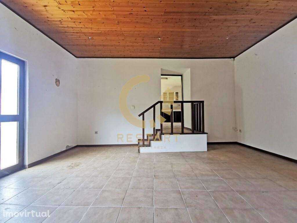 Moradia T-3, inserida numa quinta com 58.000m2de terreno- V. da Feira. - Grande imagem: 5/37