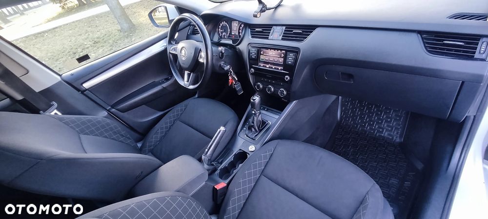 Skoda Octavia 1.6 TDI DSG Ambition - 20