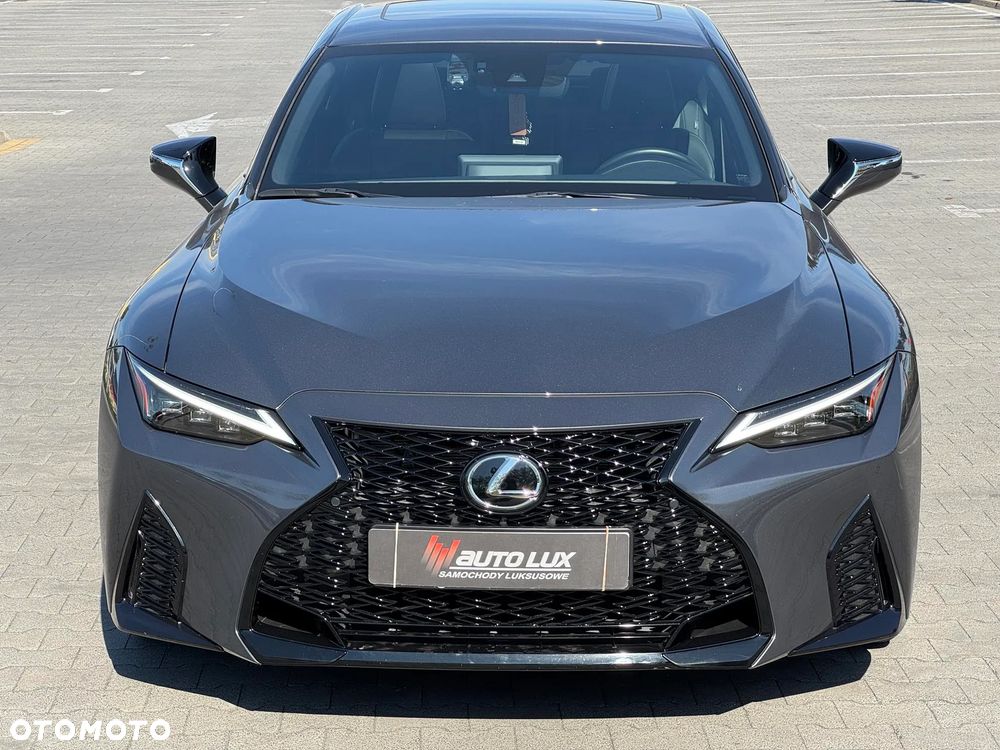 Lexus IS - 9