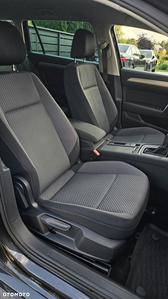 Volkswagen Passat Variant 2.0 TDI EVO Elegance DSG - 13