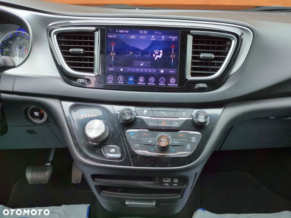 Chrysler Pacifica - 26