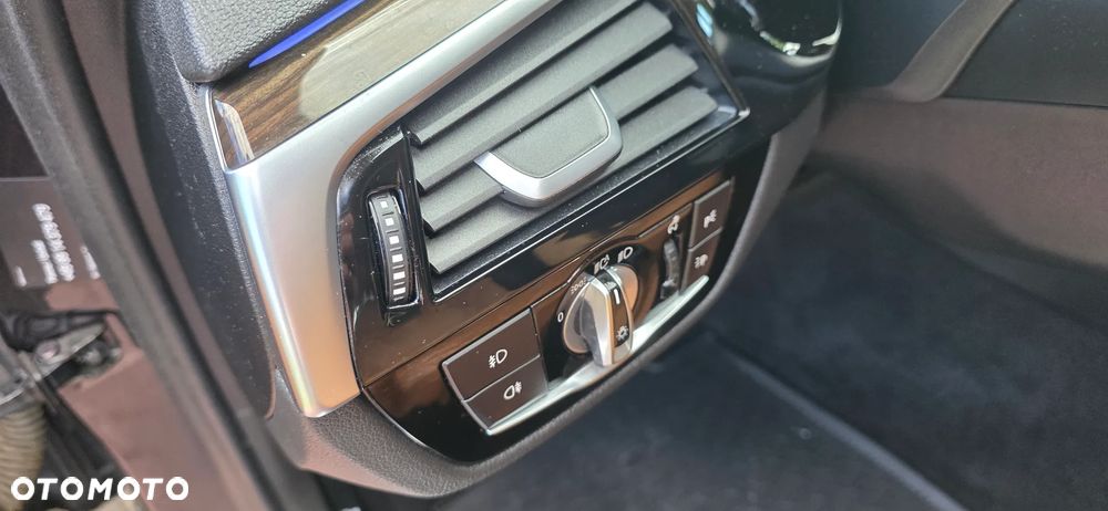 BMW Seria 5 530d xDrive - 21
