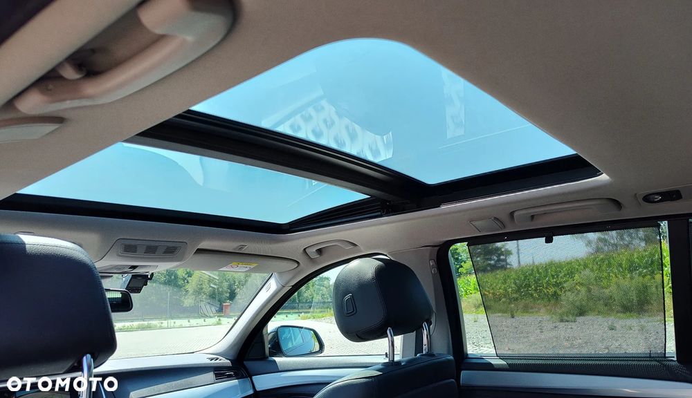 BMW Seria 5 525d Sport-Aut Luxury Line - 21
