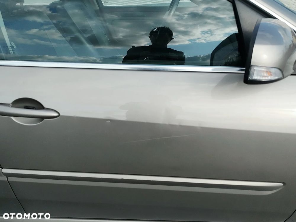 Renault Laguna 2.0 dCi Initiale - 6