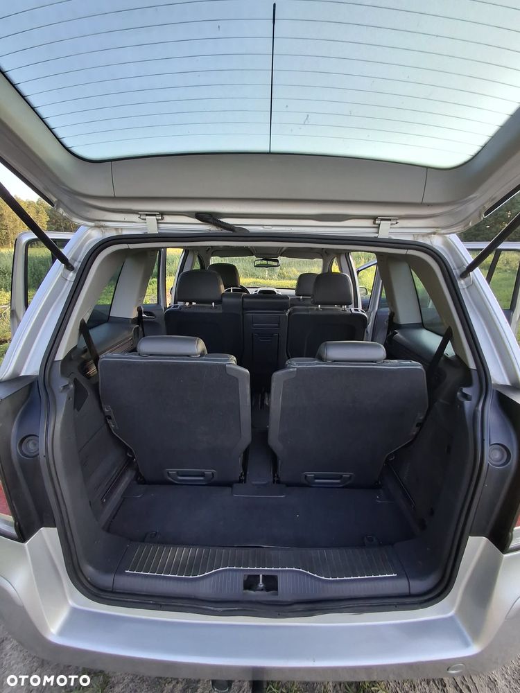 Opel Zafira 1.8 Cosmo - 16