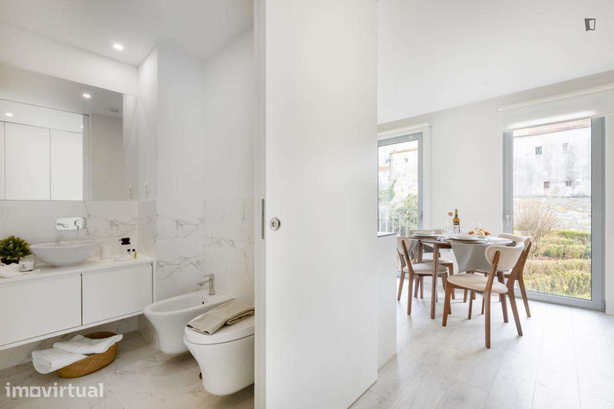 Apartamento com 1 quartos - localizado em Massarelos Porto - Grande imagem: 2/25