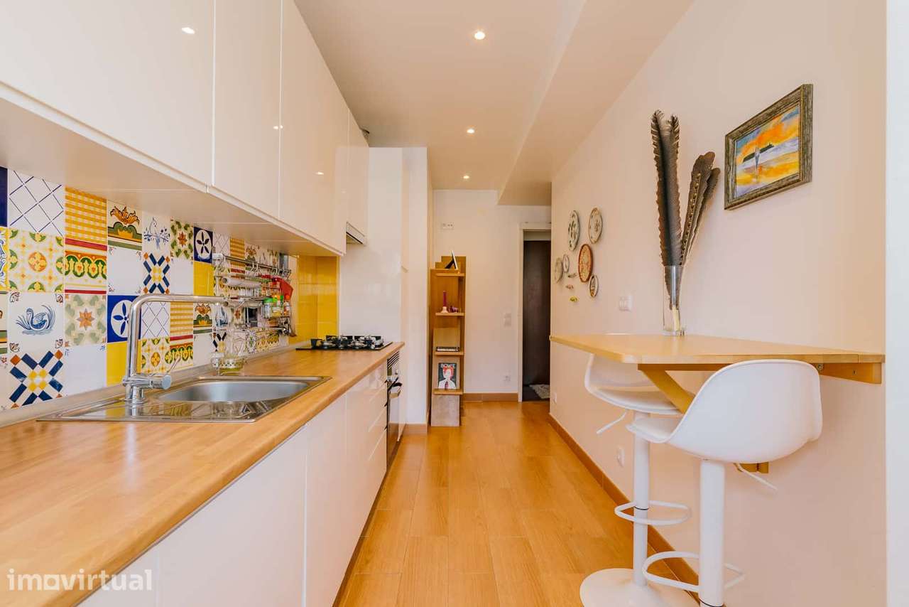 Amazing two-bedroom apartment with private balcony in Lisbon - Grande imagem: 3/60