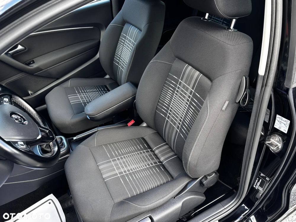 Volkswagen Polo 1.4 TDI Blue Motion Technology Lounge - 22