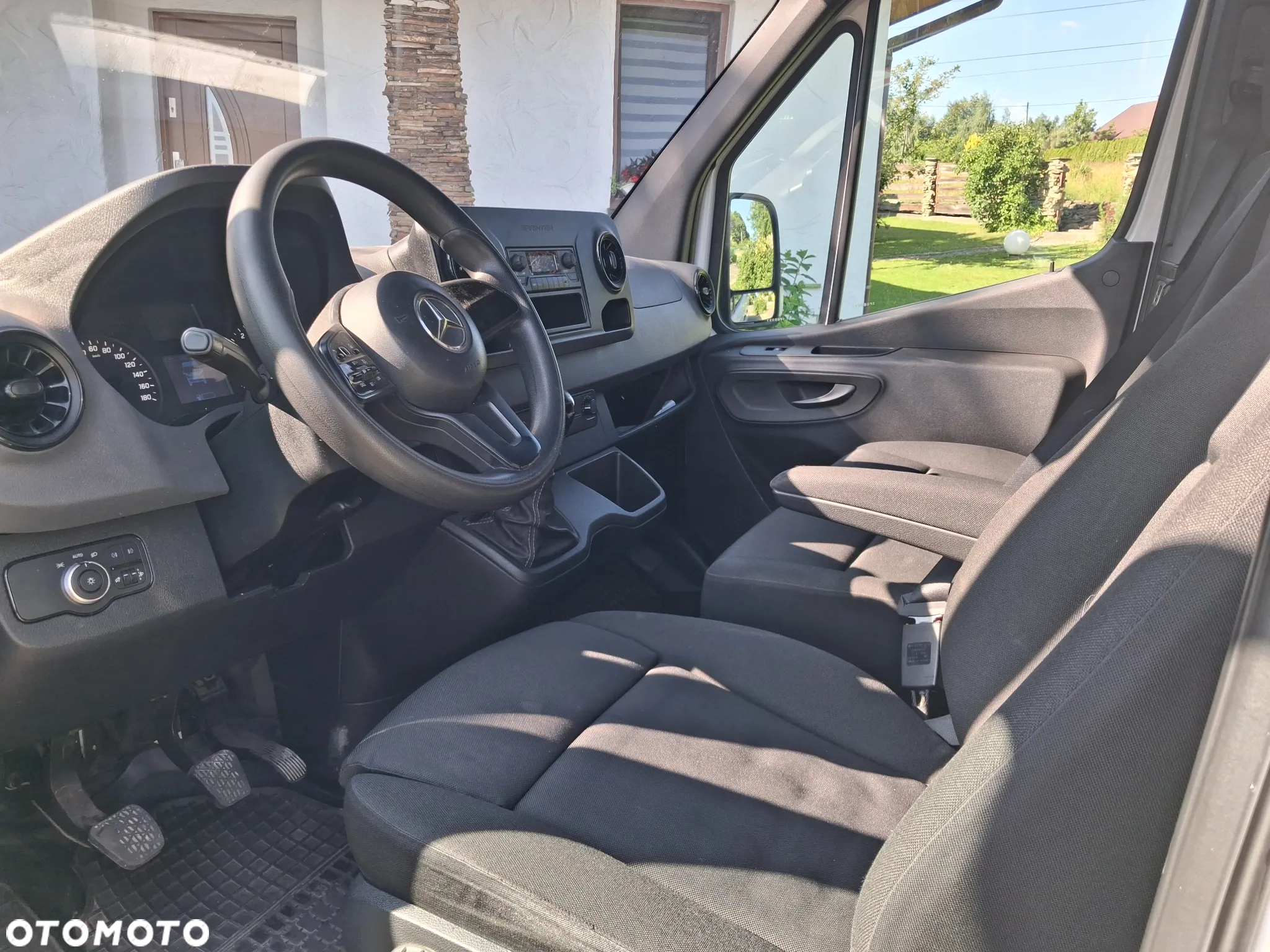 Mercedes-Benz Sprinter - 5