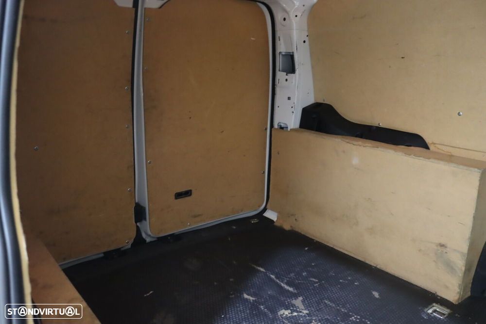 VW Caddy ver-2-0-tdi - 23