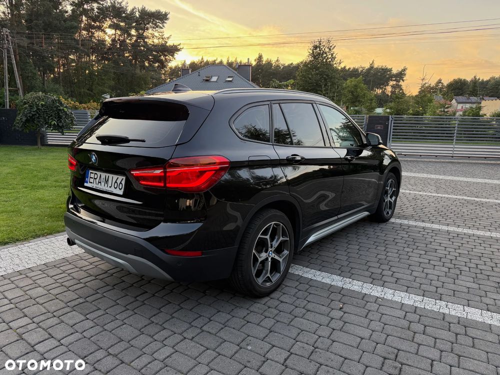 BMW X1 xDrive18d - 13