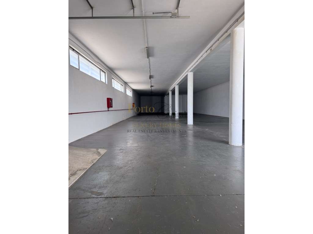 ARMAZÉM PARA ARRENDAMENTO | ZONA INDUSTRIAL DE FAFE - Grande imagem: 3/20