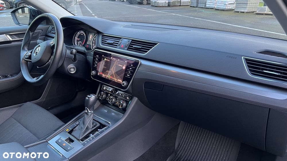 Skoda Superb 2.0 TDI SCR 4x4 Style DSG - 8