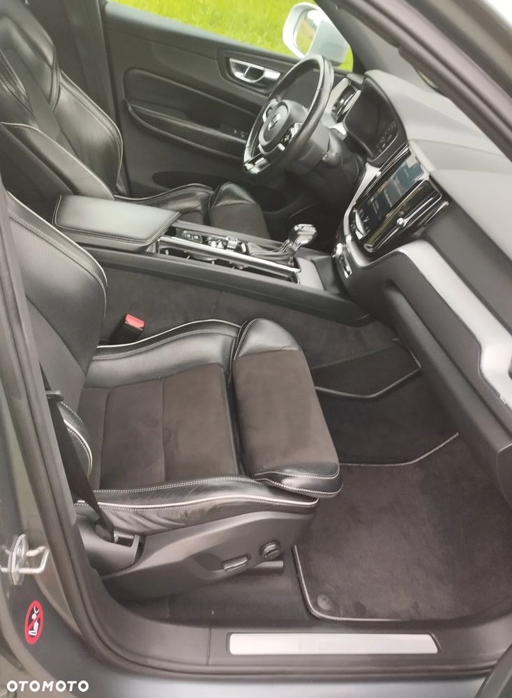 Volvo XC 60 D5 SCR AWD R-Design - 16