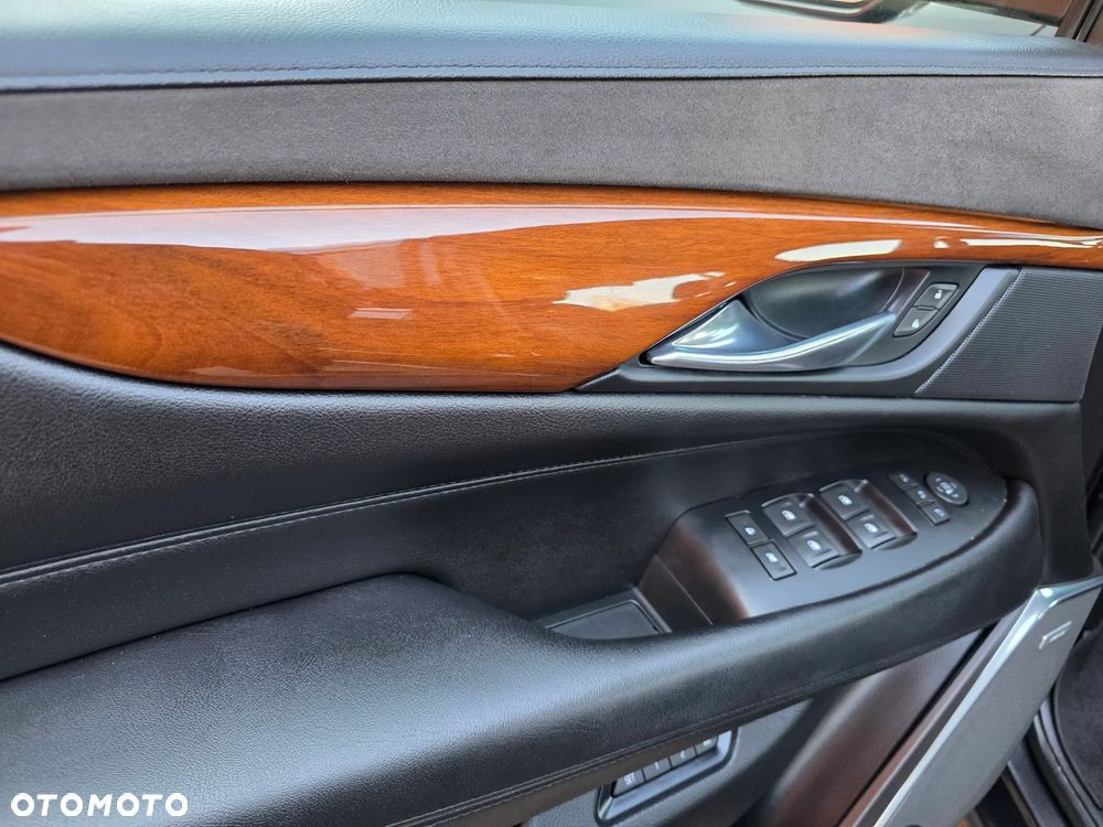 Cadillac Escalade ESV 6.2 V8 AWD AT Premium - 11