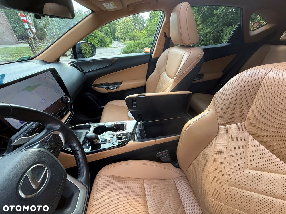 Lexus NX 350h Omotenashi AWD - 27